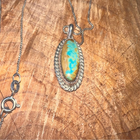 ๐NATIVE AMERICAN ๐ Turquoise pendant with chain & hallmark - Picture 3 of 9
